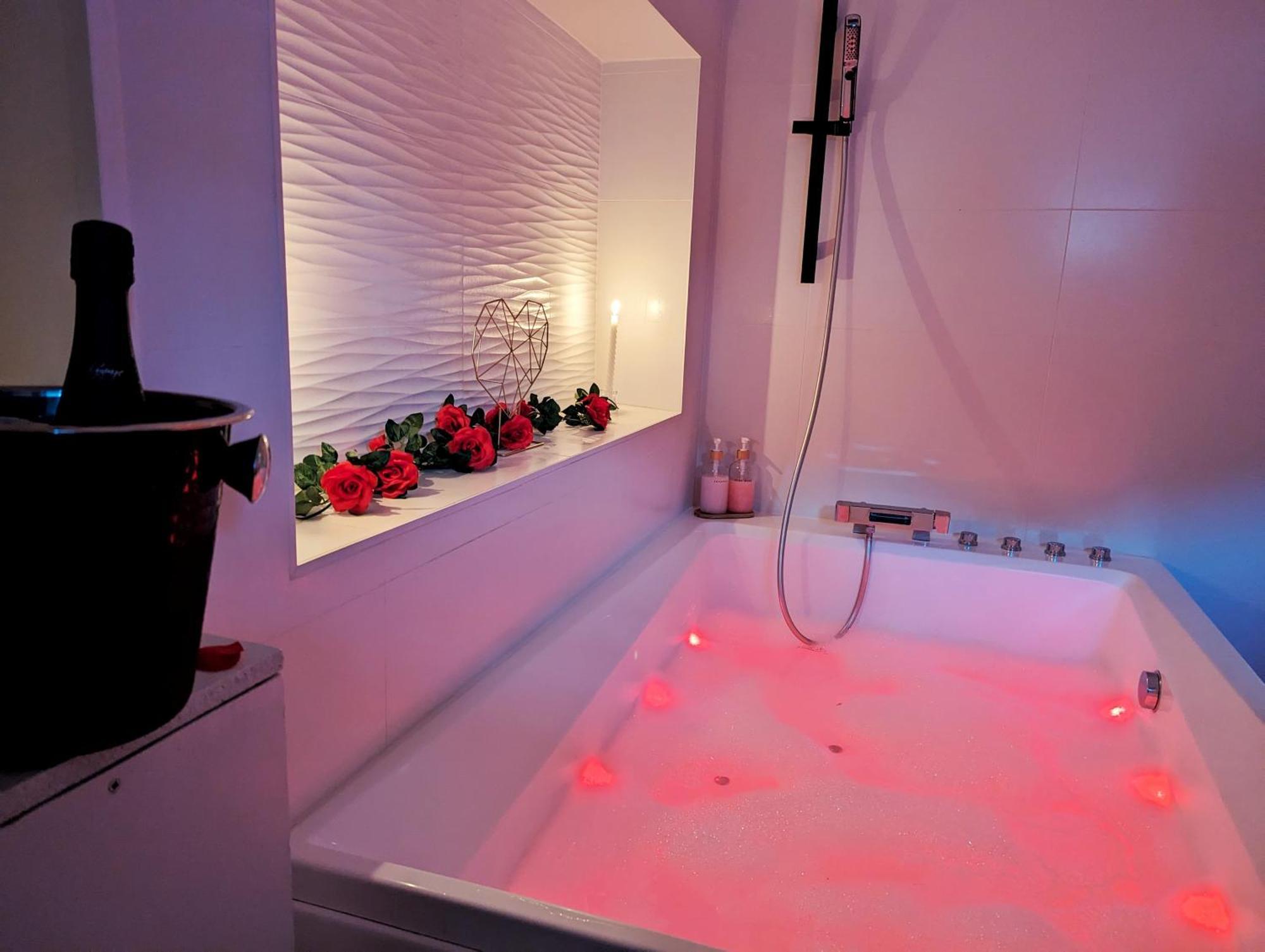Dark Room Perpignan Aux 50 Nuances Jacuzzi Prive Villeneuve-de-la-Raho Buitenkant foto